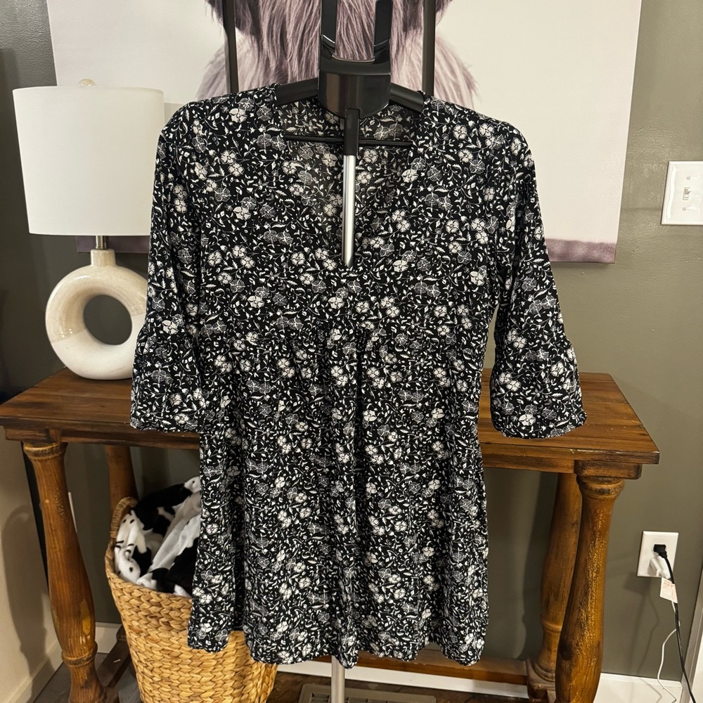 Old Navy Empire Waist  V-Neck Dress With Bell Sleeves Black and White Floral